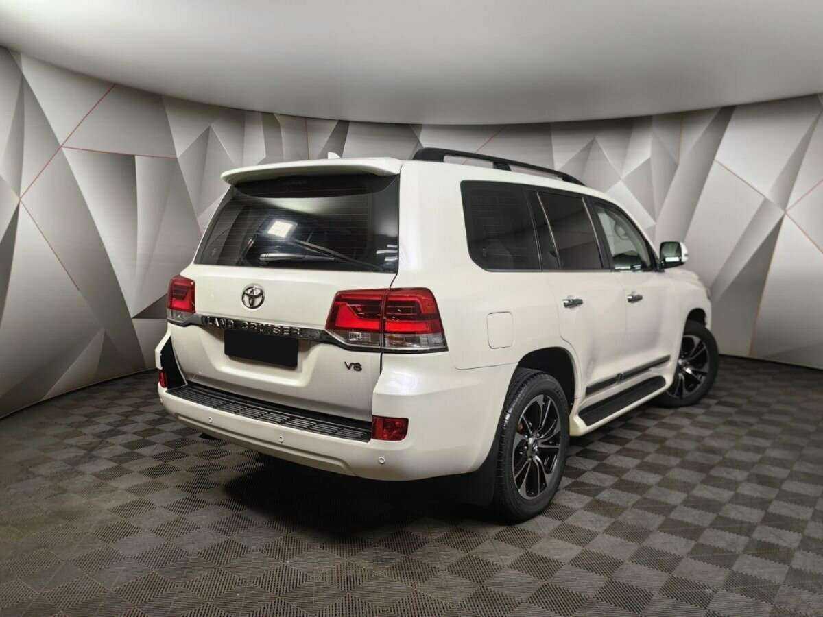 Купить Toyota Land Cruiser с пробегом. Фото: #1