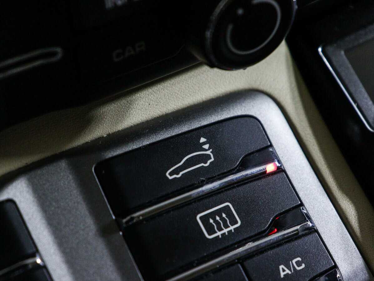 Купить Porsche Panamera с пробегом. Фото: #22