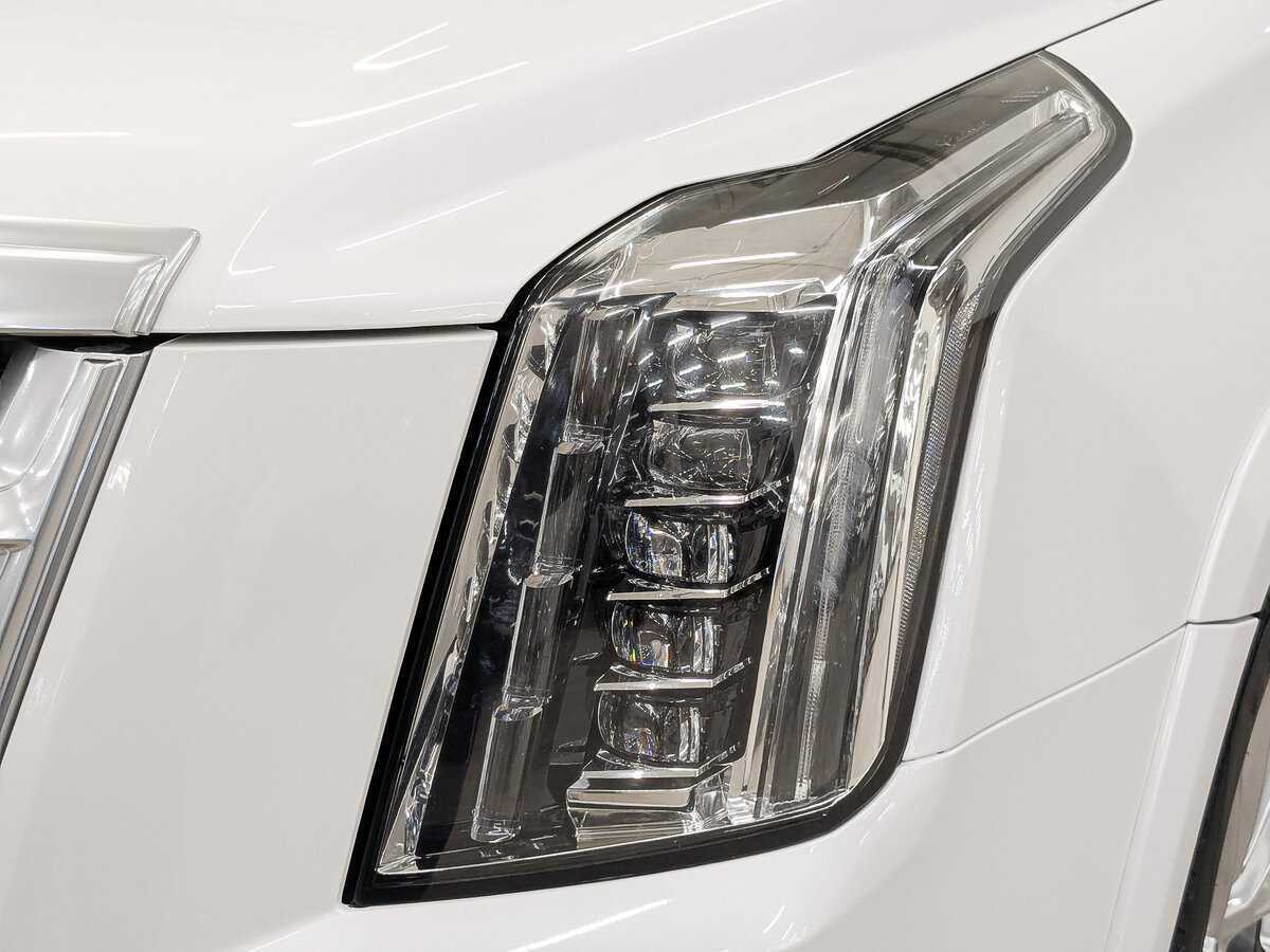 Купить Cadillac Escalade с пробегом. Фото: #10
