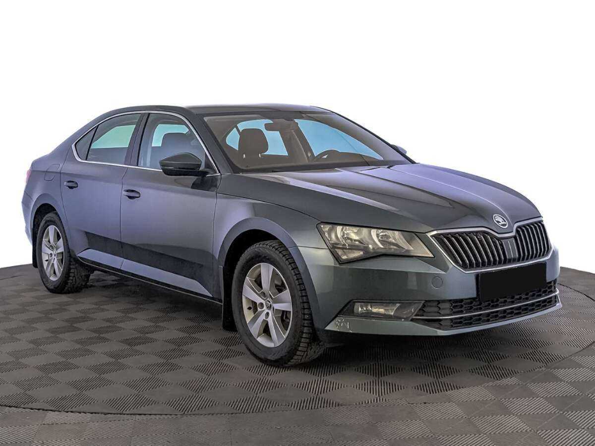 Купить Skoda Superb с пробегом. Фото: #2