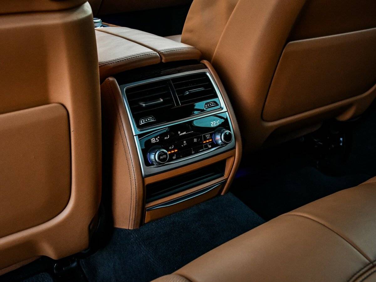 Купить BMW 7 серии с пробегом. Фото: #13
