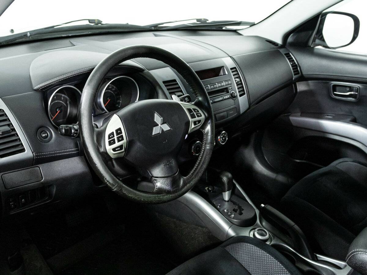 Купить Mitsubishi Outlander с пробегом. Фото: #10