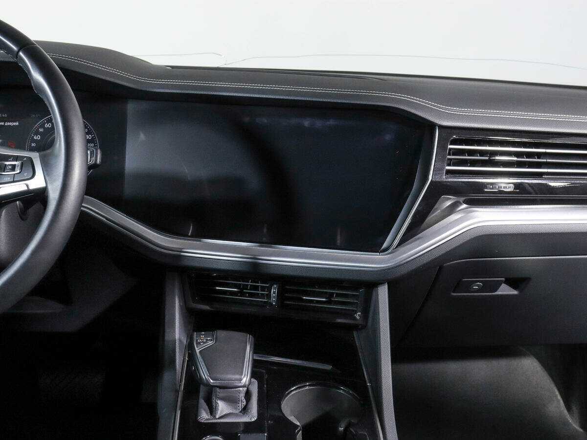 Купить Volkswagen Touareg с пробегом. Фото: #10