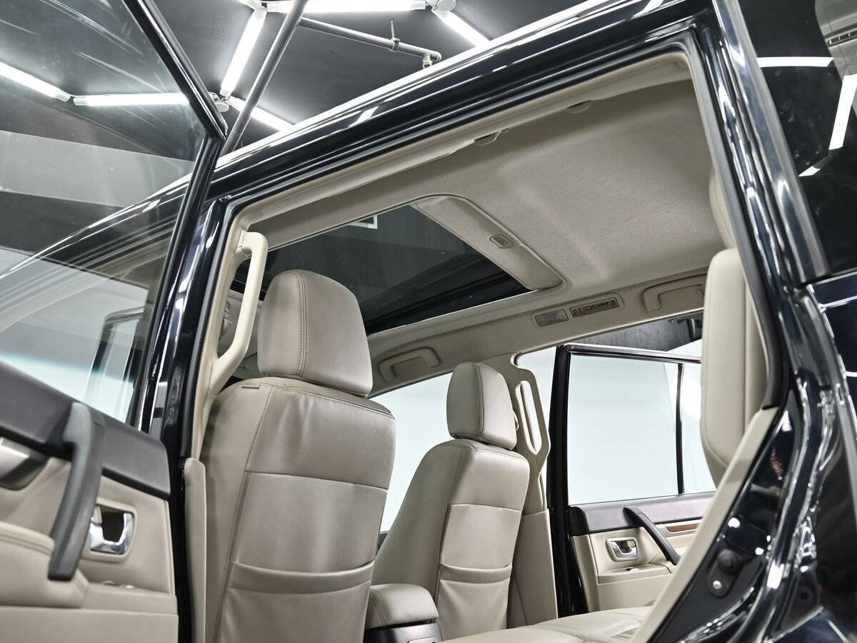 Купить Mitsubishi Pajero с пробегом. Фото: #14
