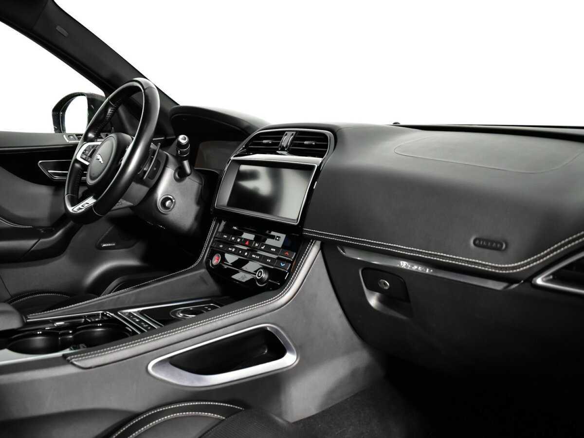 Купить Jaguar F-Pace с пробегом. Фото: #8