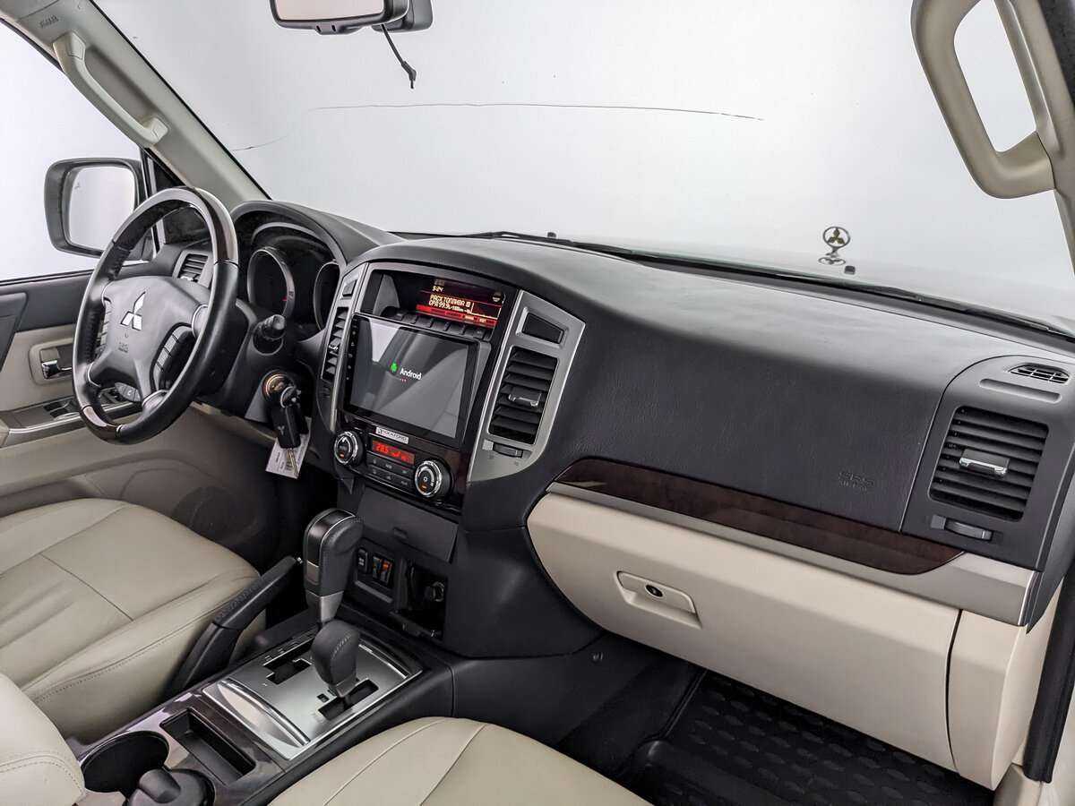 Купить Mitsubishi Pajero с пробегом. Фото: #7
