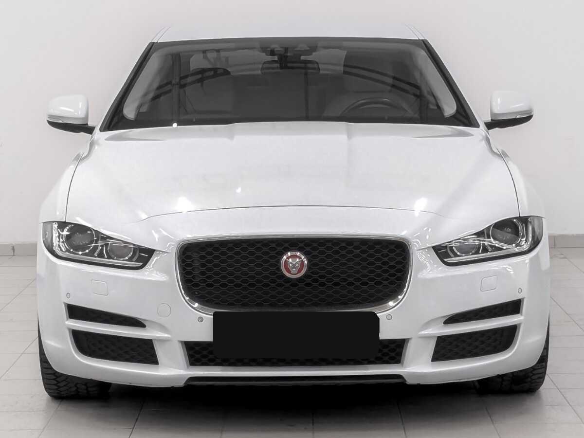 Купить Jaguar XE с пробегом. Фото: #1