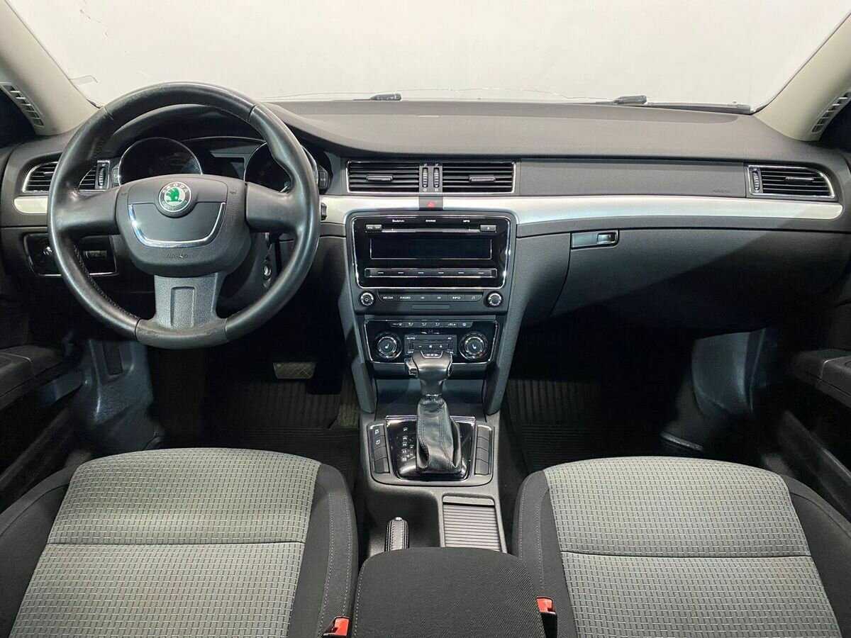 Купить Skoda Superb с пробегом. Фото: #8