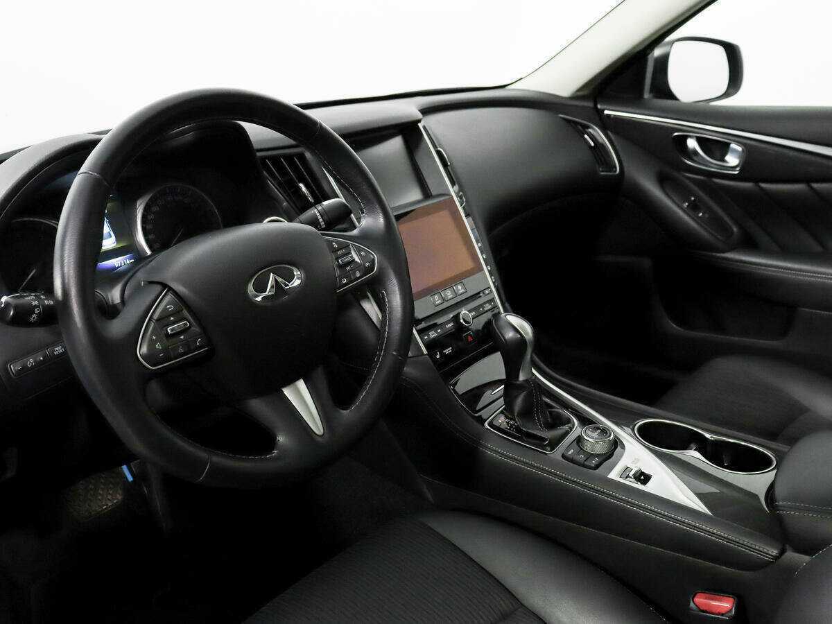 Купить Infiniti Q50 с пробегом. Фото: #8