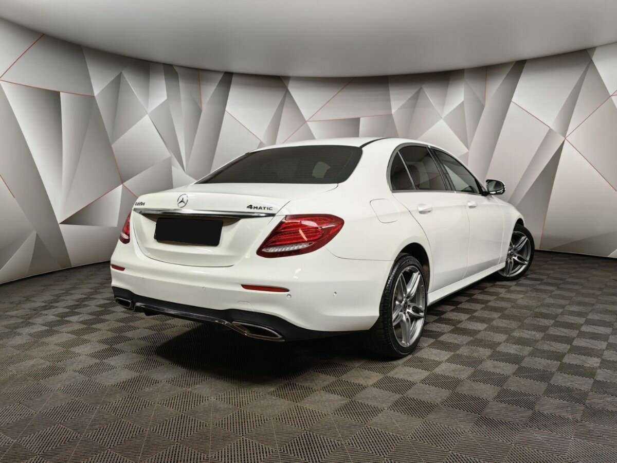 Купить Mercedes-Benz E-Класс с пробегом. Фото: #1