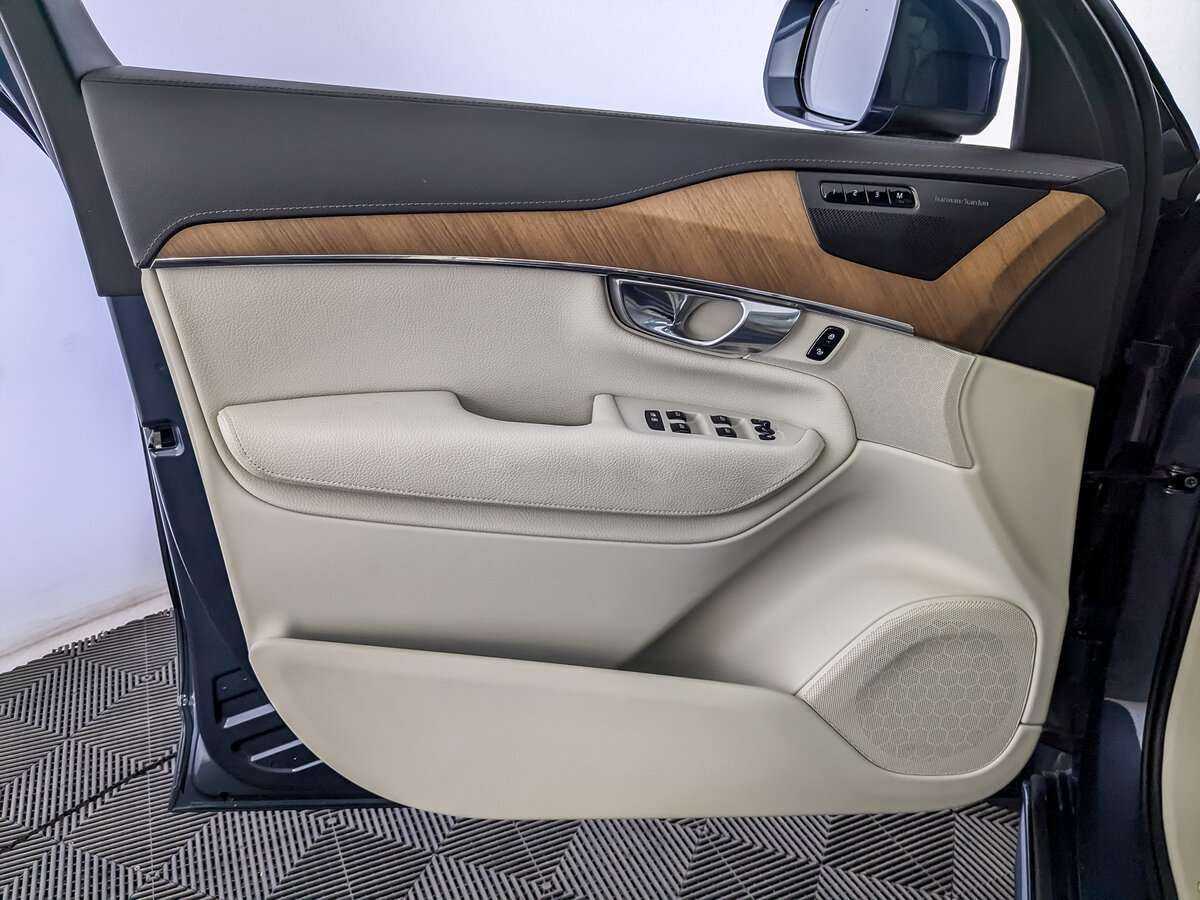 Купить Volvo XC90 с пробегом. Фото: #13
