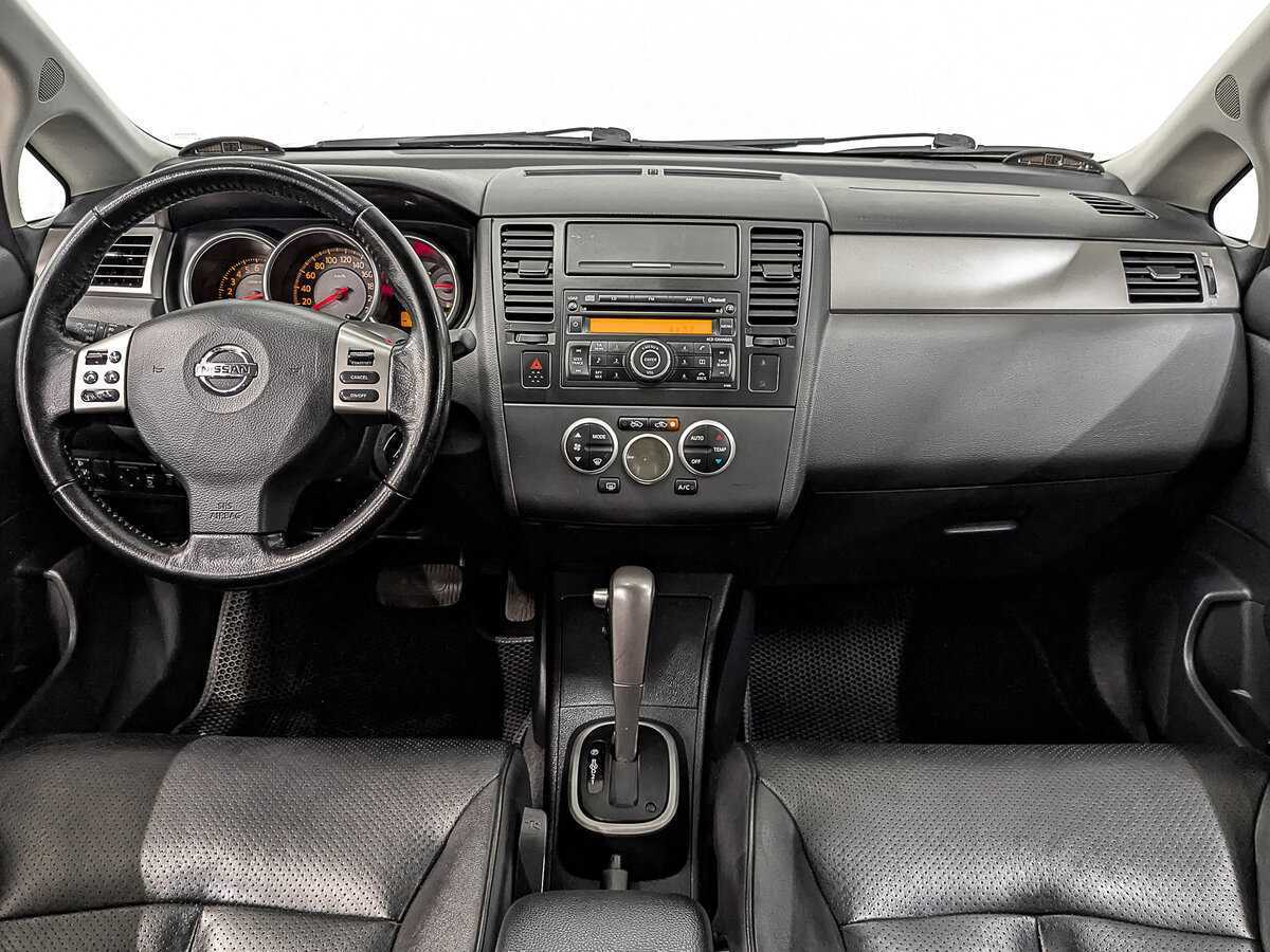 Купить Nissan Tiida с пробегом. Фото: #13