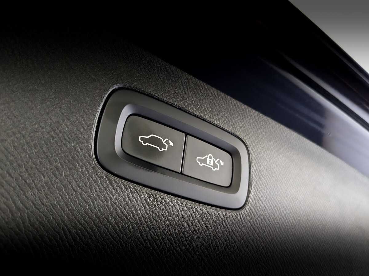 Купить Volvo XC90 с пробегом. Фото: #19