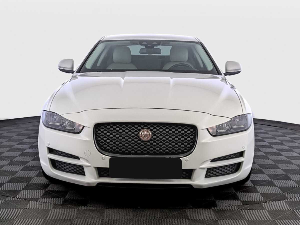 Купить Jaguar XE с пробегом. Фото: #1