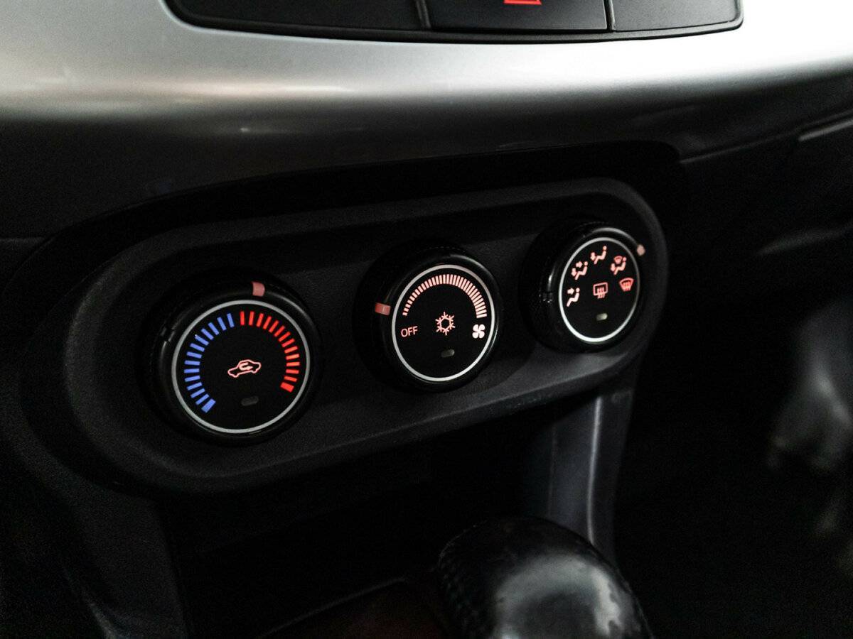 Купить Mitsubishi Lancer с пробегом. Фото: #14