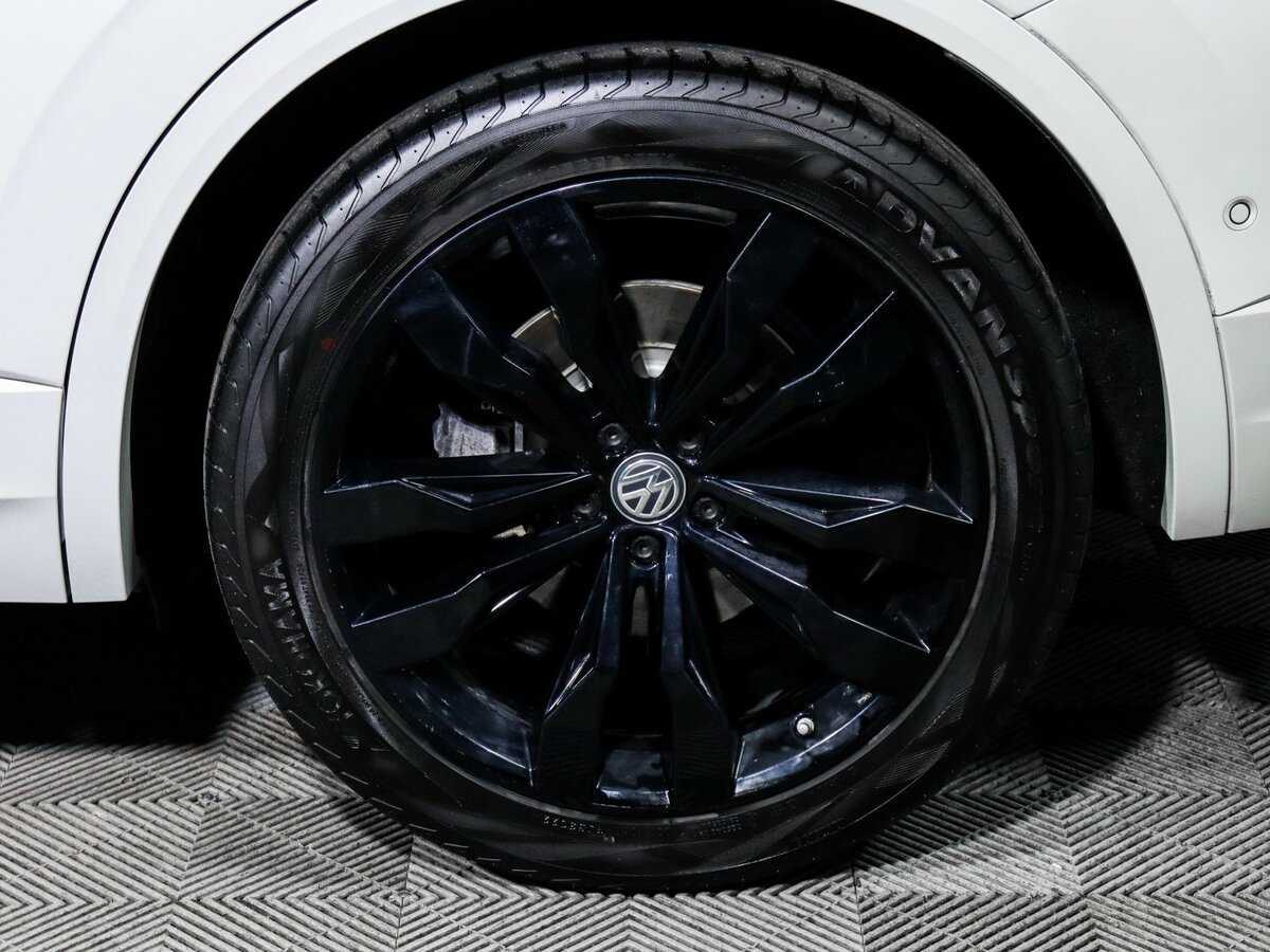 Купить Volkswagen Touareg с пробегом. Фото: #11