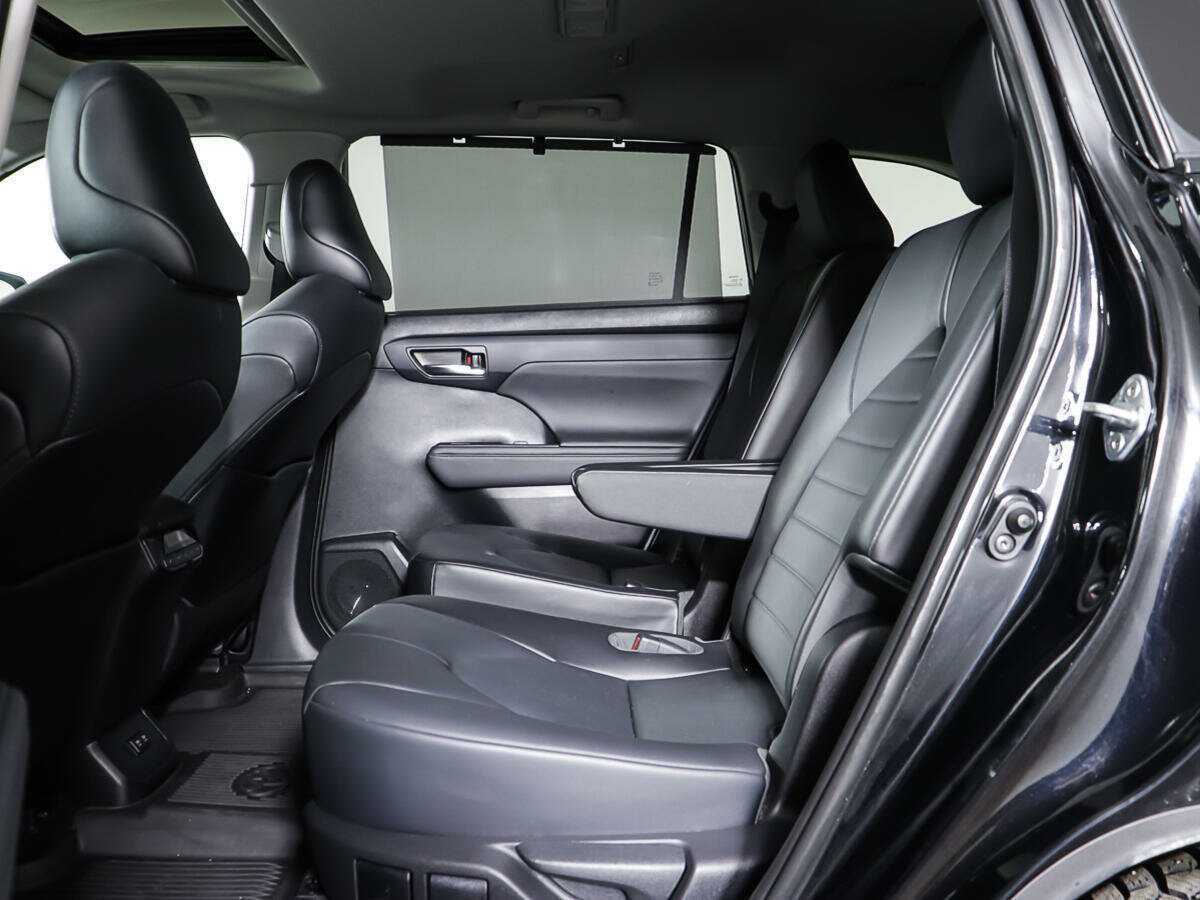 Купить Toyota Highlander с пробегом. Фото: #12