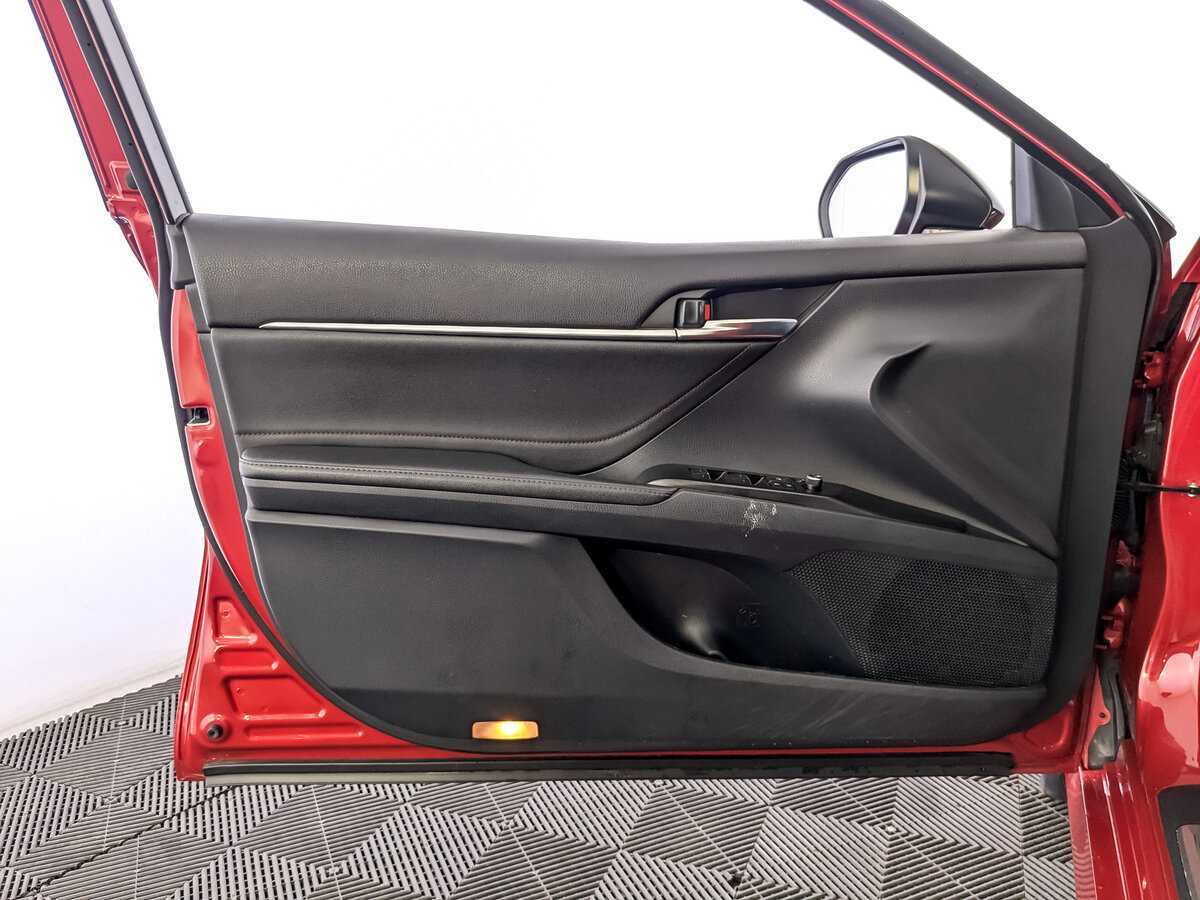 Купить Toyota Camry с пробегом. Фото: #14
