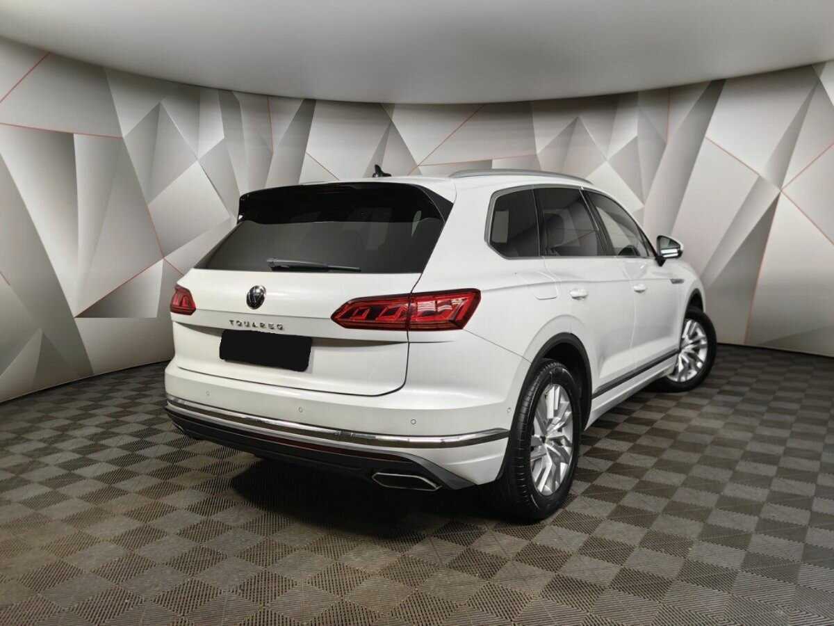 Купить Volkswagen Touareg с пробегом. Фото: #1