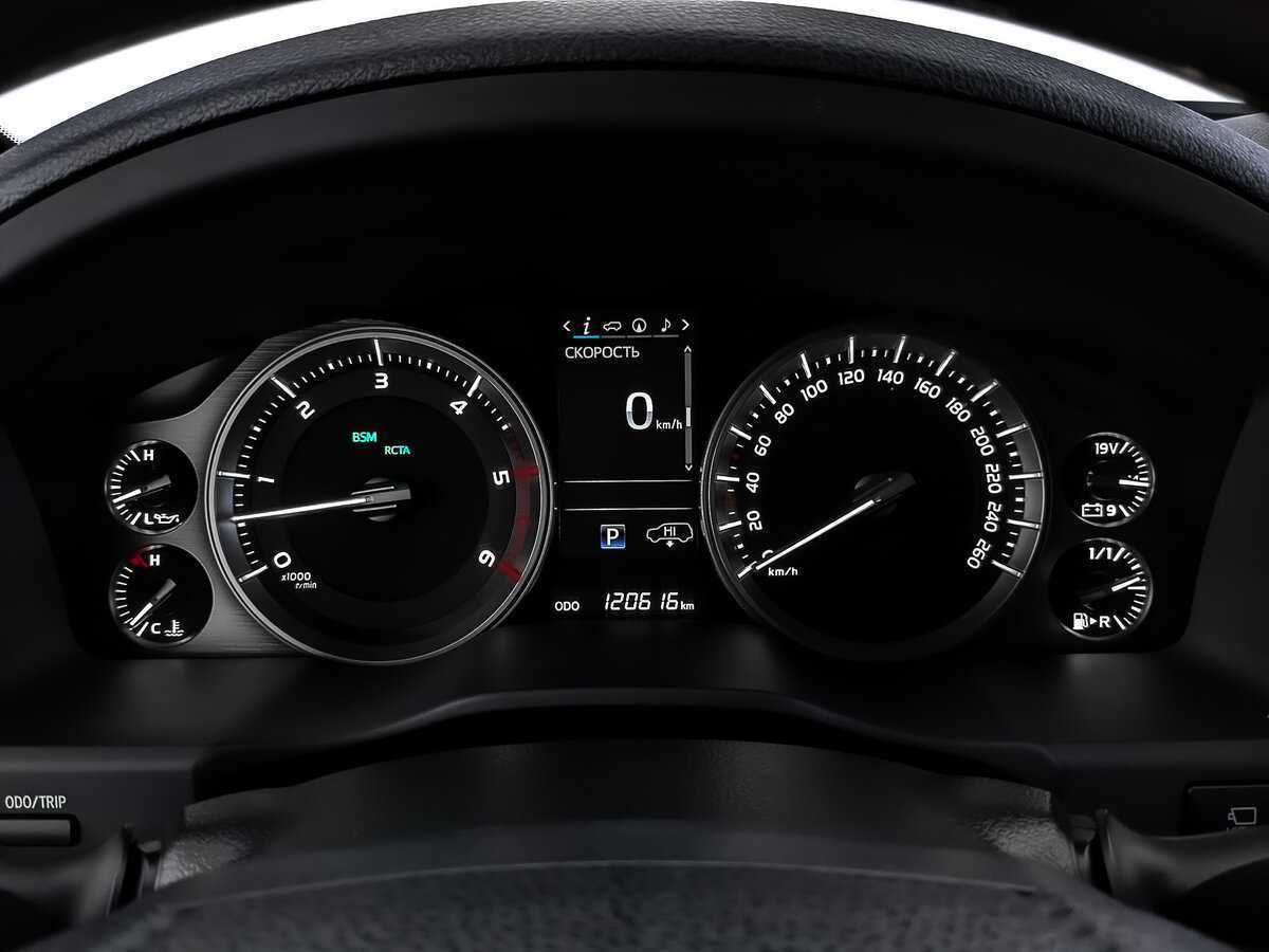 Купить Toyota Land Cruiser с пробегом. Фото: #15