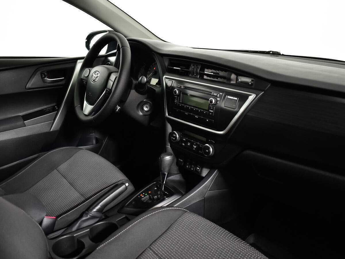 Купить Toyota Auris с пробегом. Фото: #8