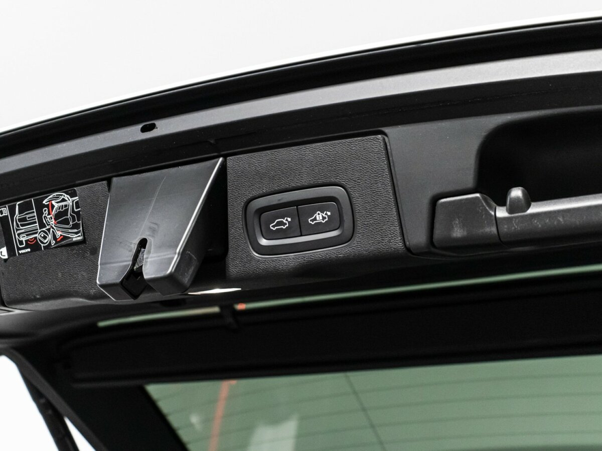 Купить Volvo XC60 с пробегом. Фото: #12