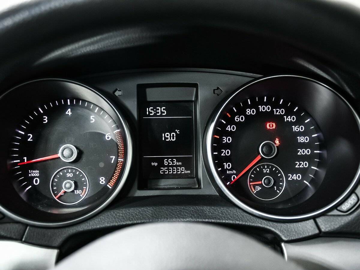 Купить Volkswagen Golf с пробегом. Фото: #9