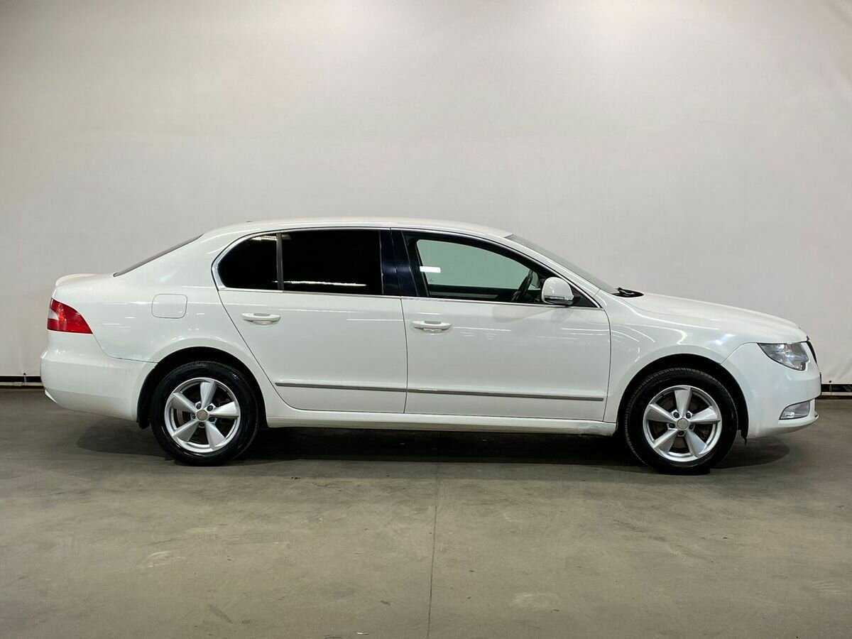 Купить Skoda Superb с пробегом. Фото: #3