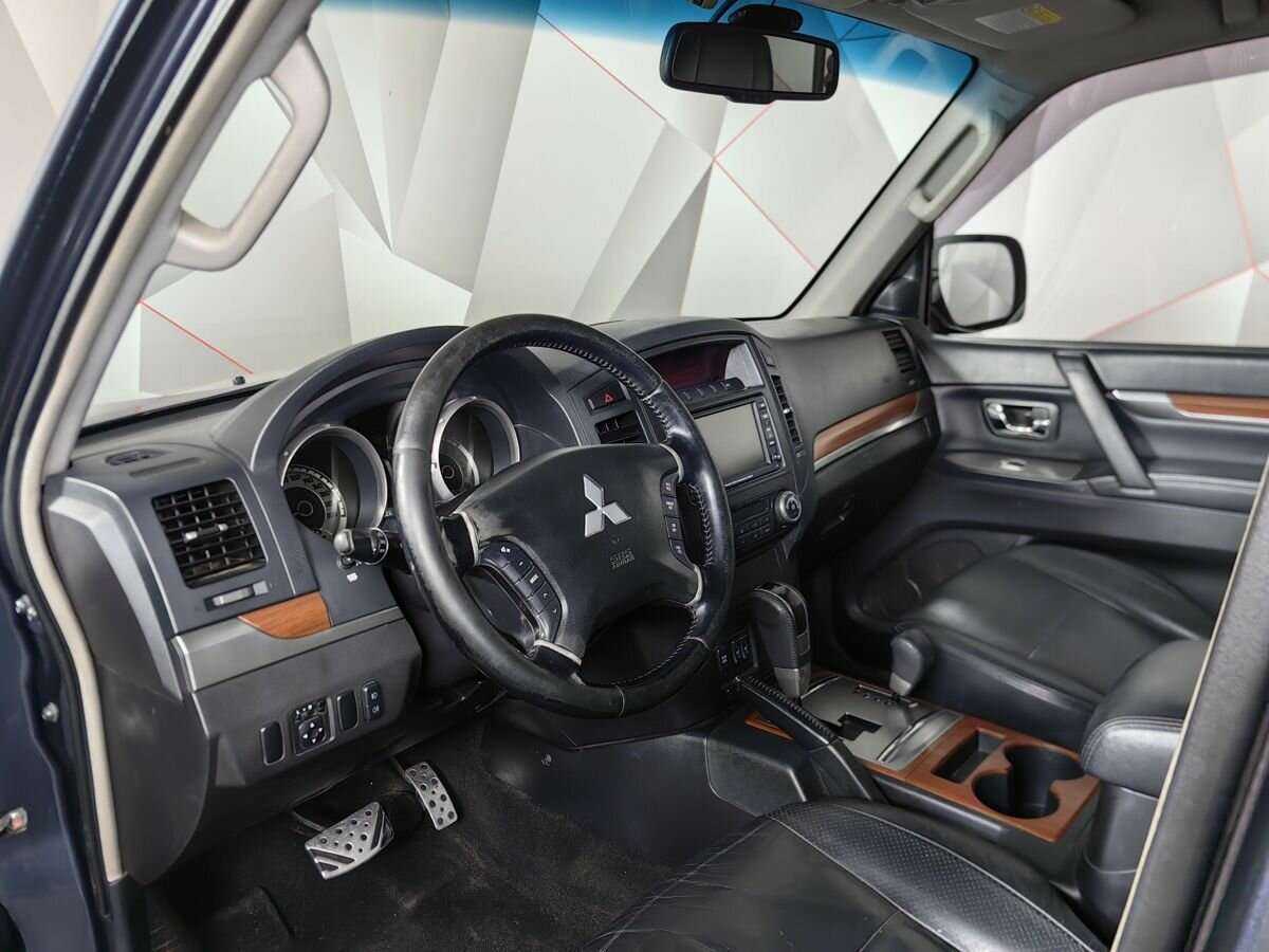 Купить Mitsubishi Pajero с пробегом. Фото: #12