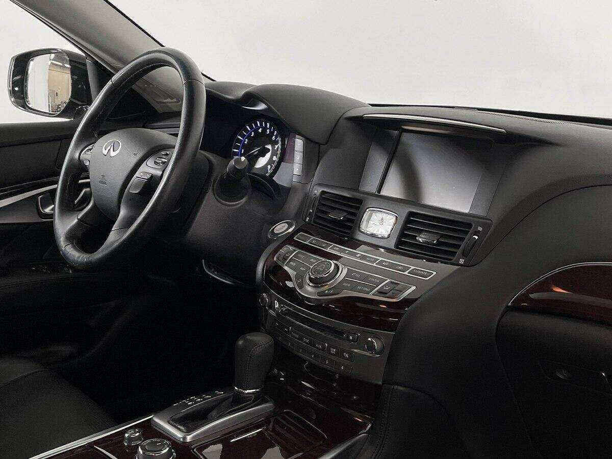 Купить Infiniti Q70 с пробегом. Фото: #8