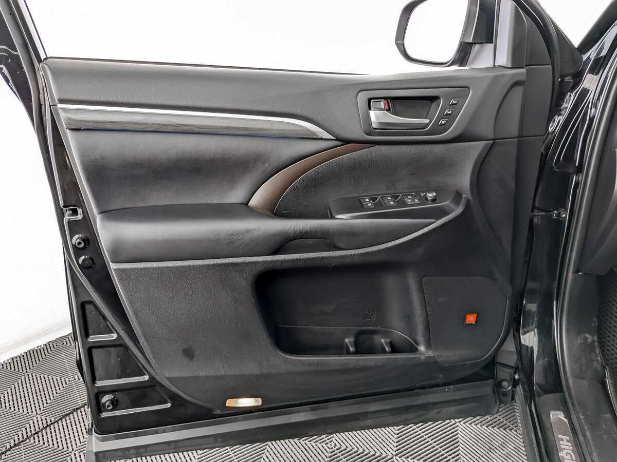 Купить Toyota Highlander с пробегом. Фото: #14