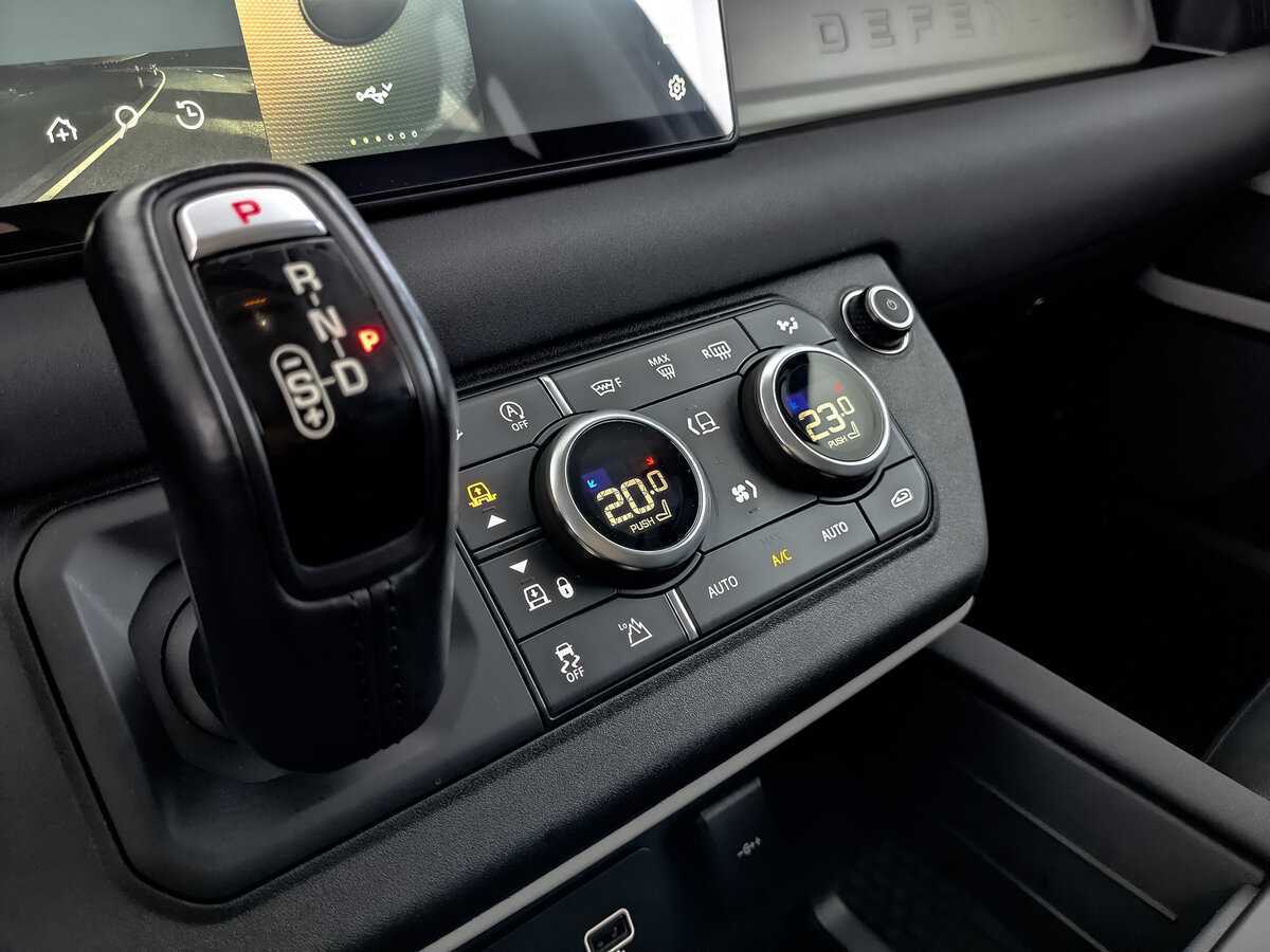 Купить Land Rover Defender с пробегом. Фото: #19