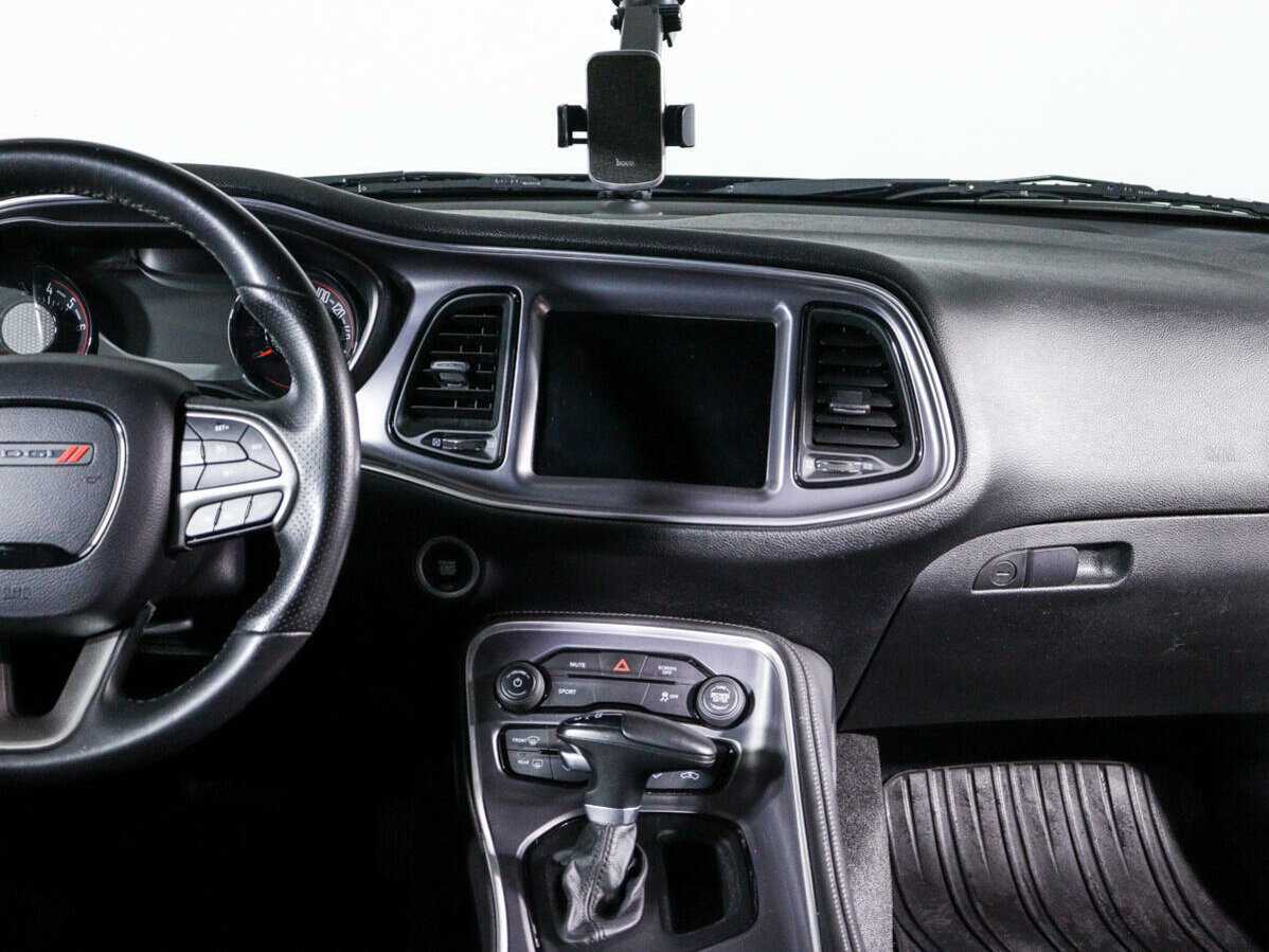 Купить Dodge Challenger с пробегом. Фото: #12