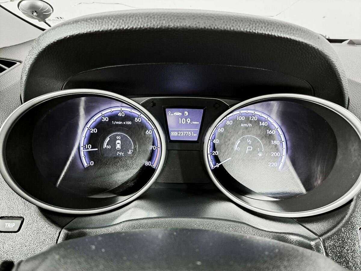 Купить Hyundai ix35 с пробегом. Фото: #10