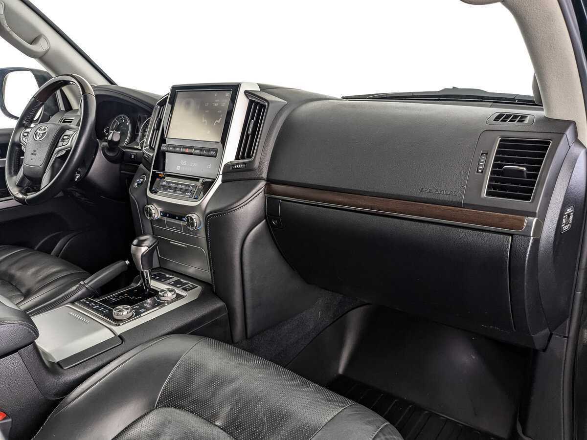 Купить Toyota Land Cruiser с пробегом. Фото: #8