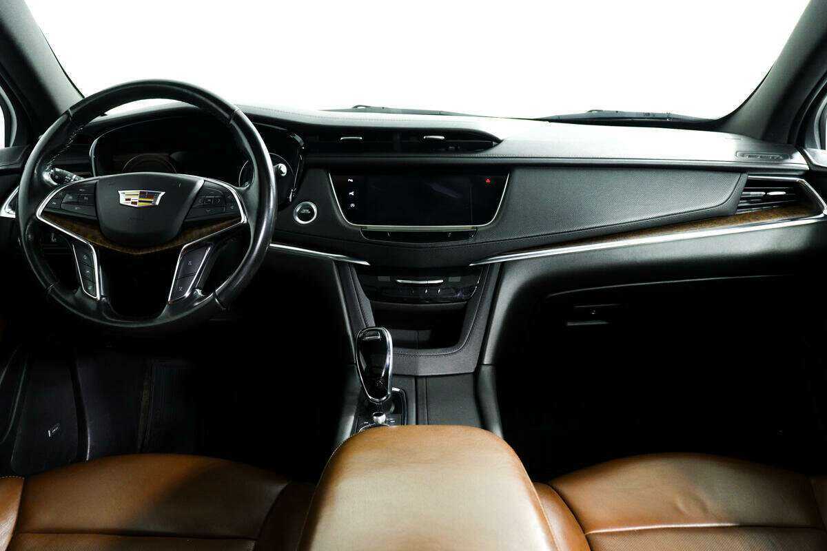 Купить Cadillac XT5 с пробегом. Фото: #8