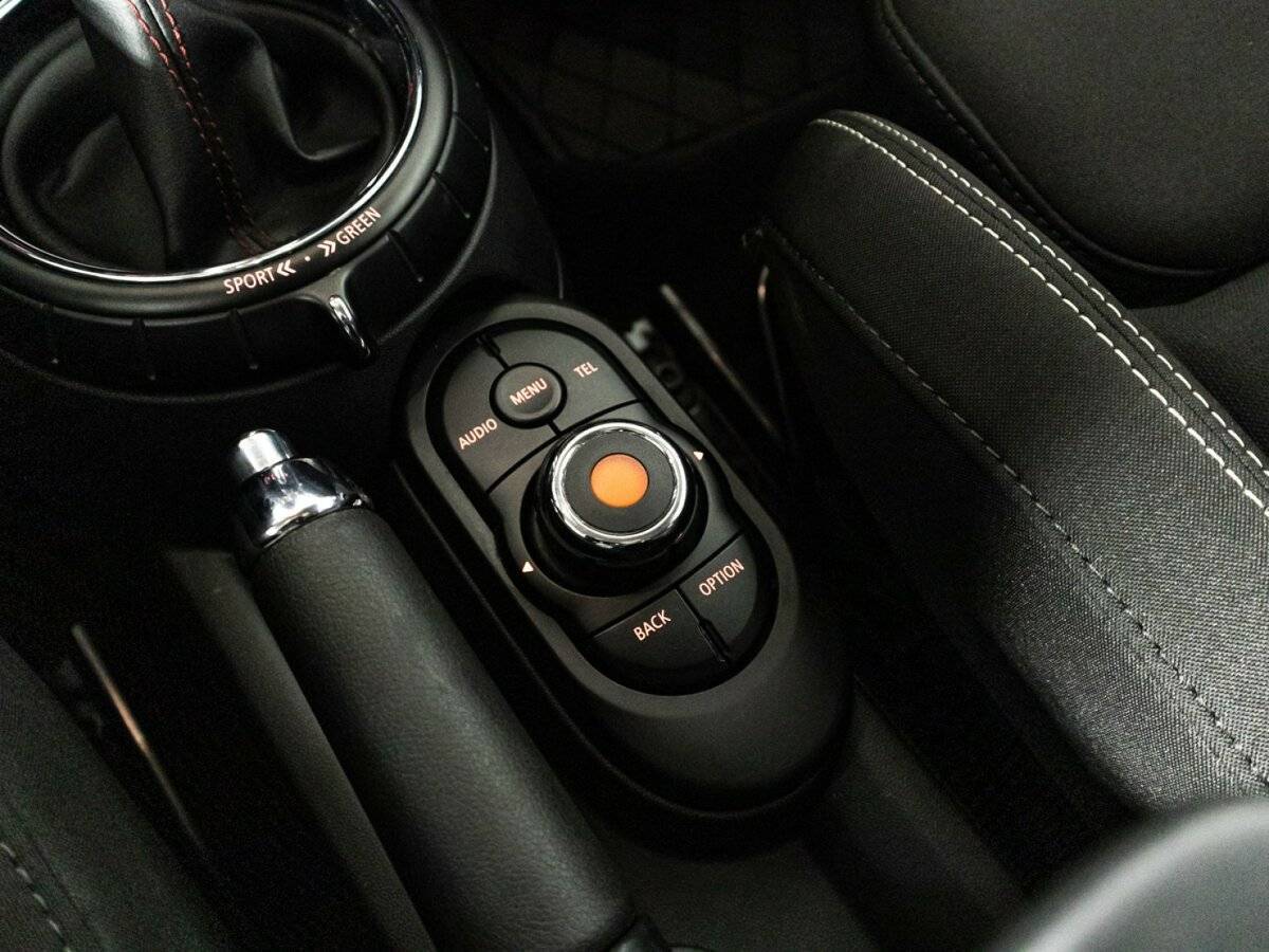 Купить Mini Hatch с пробегом. Фото: #17