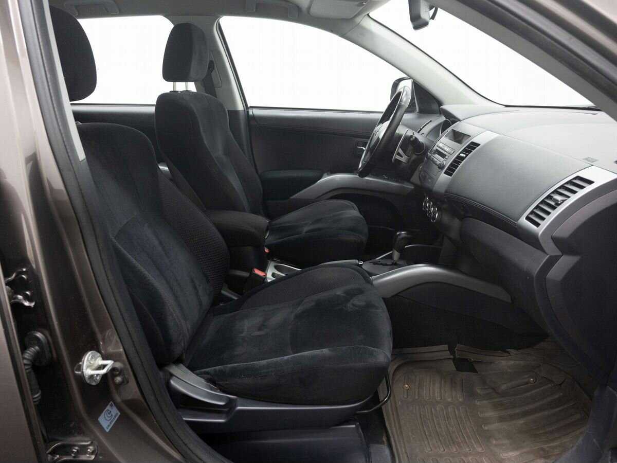 Купить Mitsubishi Outlander с пробегом. Фото: #11