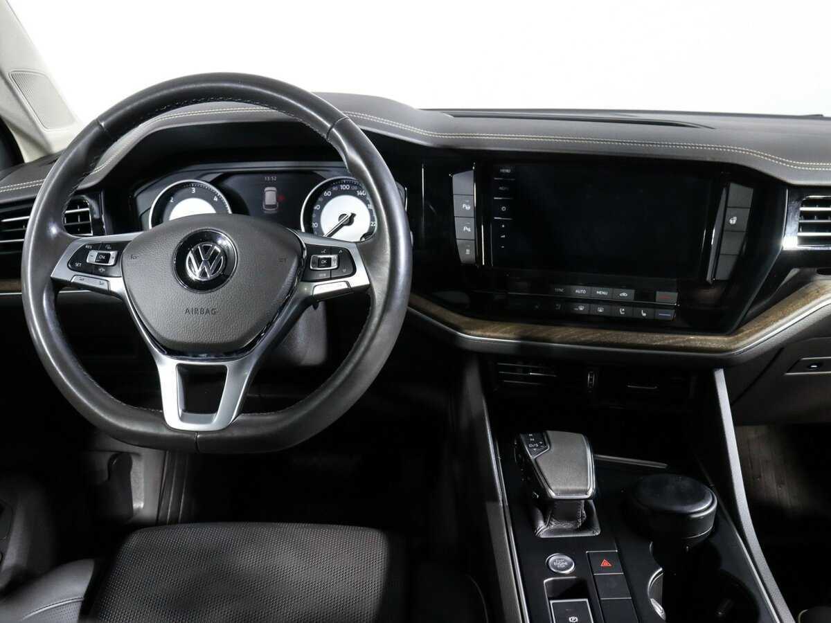 Купить Volkswagen Touareg с пробегом. Фото: #11