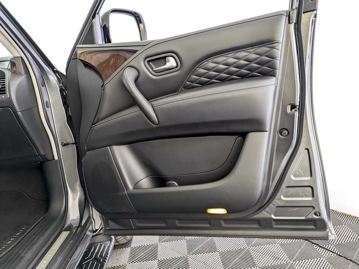 Купить Infiniti QX80 с пробегом. Фото: #24