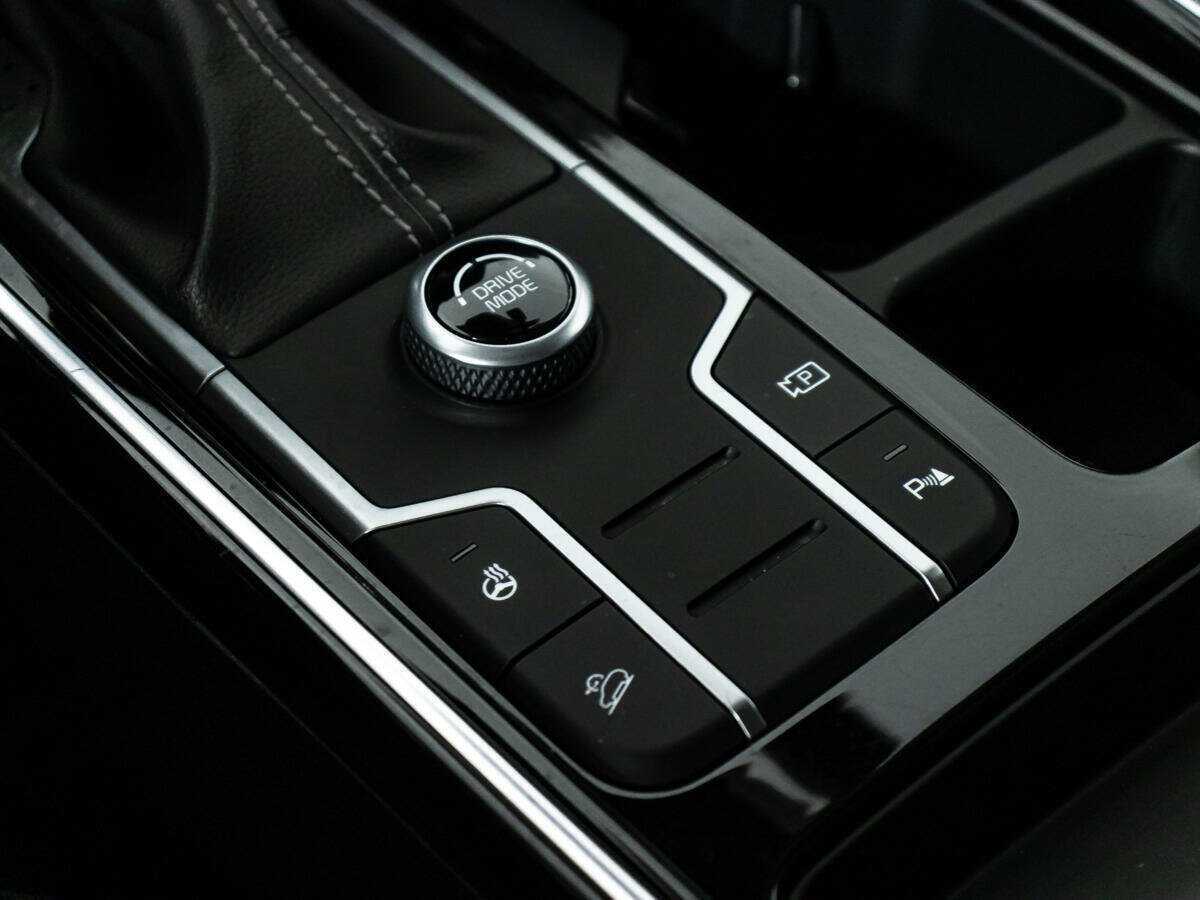 Купить Kia Sorento с пробегом. Фото: #18