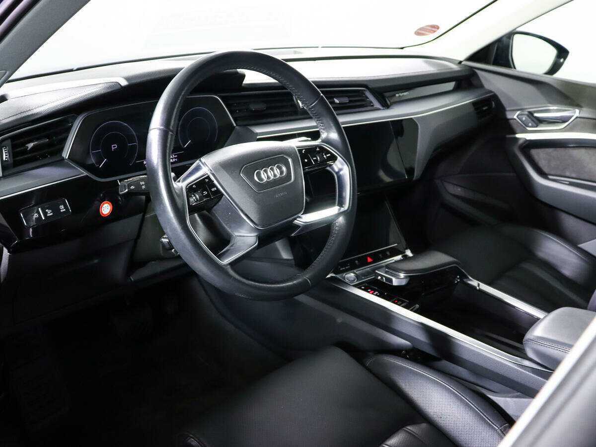 Купить Audi e-tron с пробегом. Фото: #11