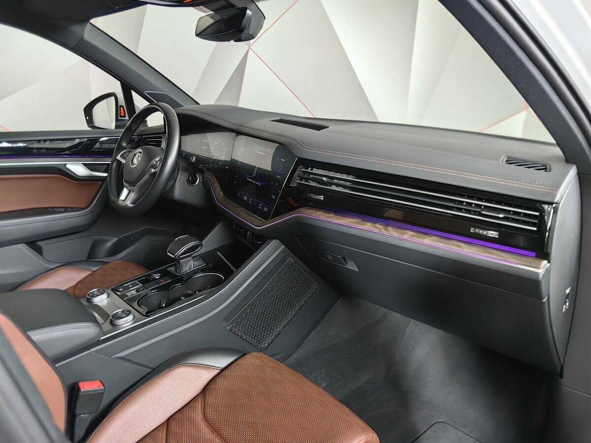 Купить Volkswagen Touareg с пробегом. Фото: #8