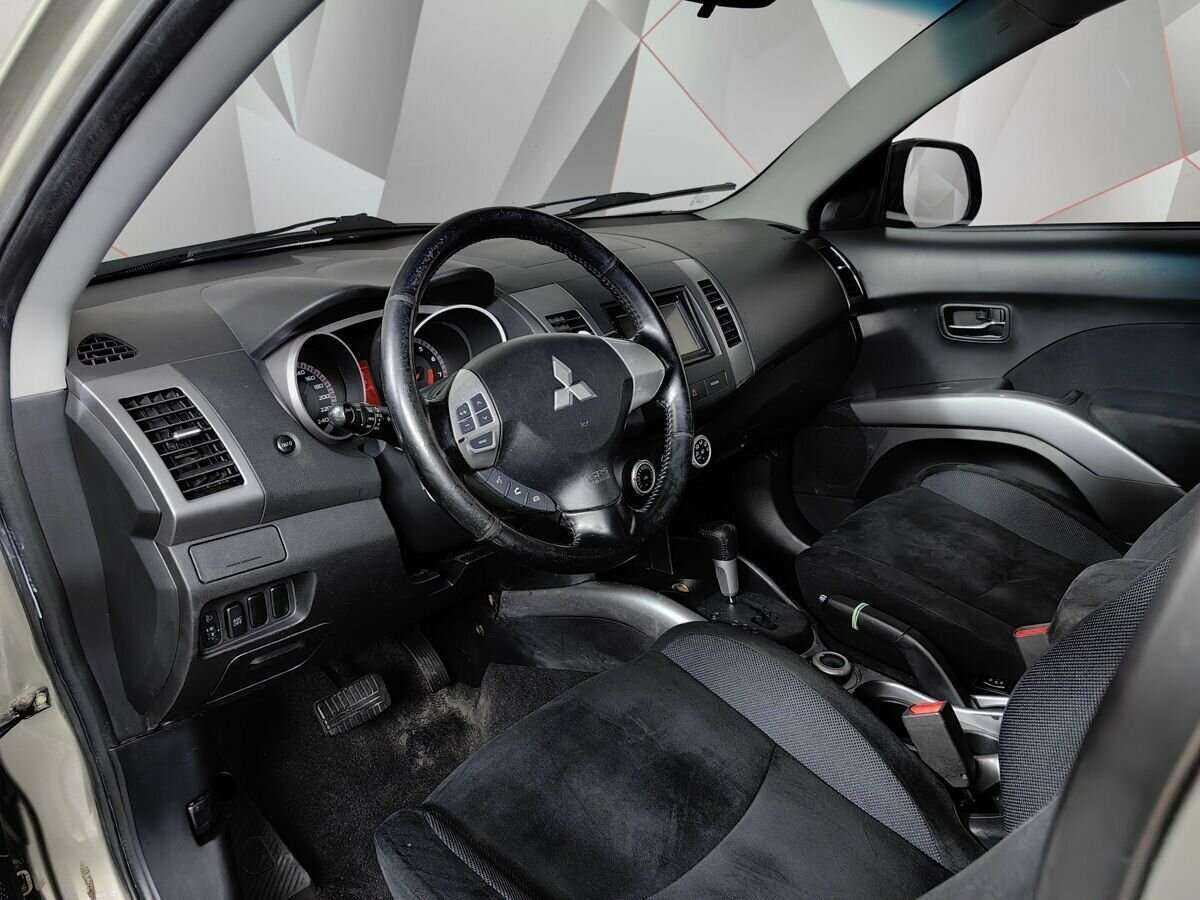 Купить Mitsubishi Outlander с пробегом. Фото: #12