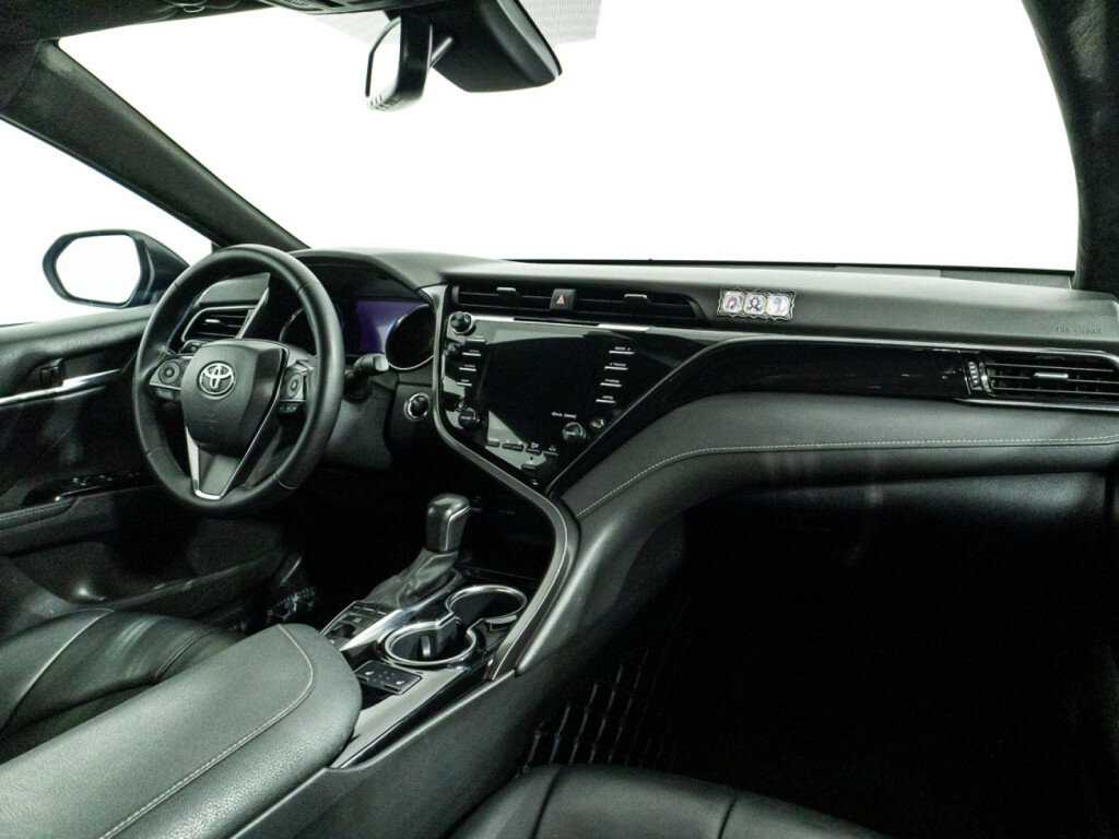 Купить Toyota Camry с пробегом. Фото: #8