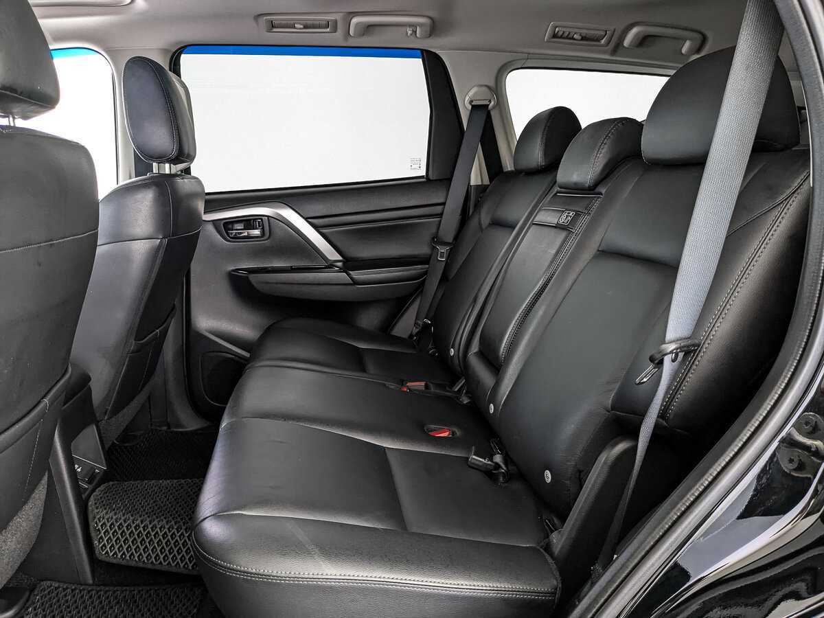 Купить Mitsubishi Montero Sport с пробегом. Фото: #15