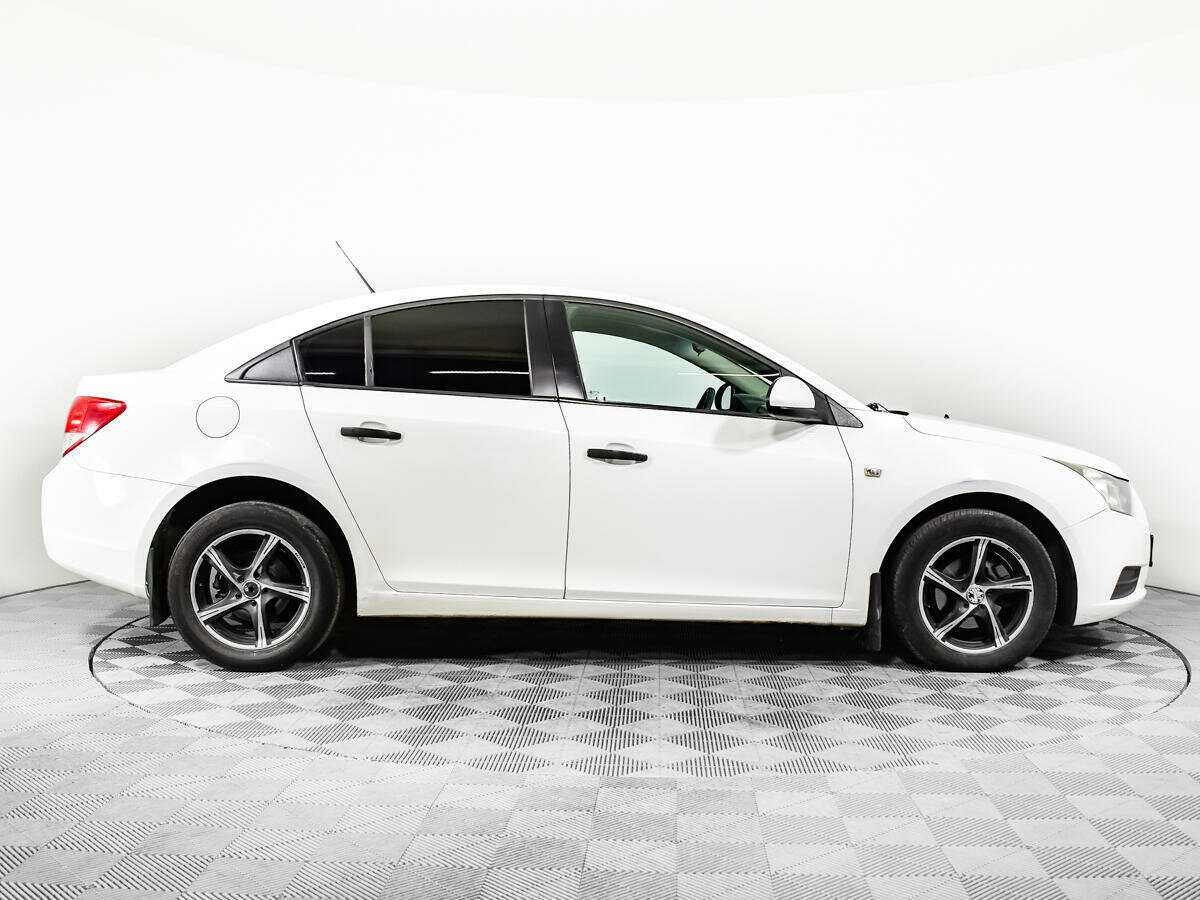 Купить Chevrolet Cruze с пробегом. Фото: #3