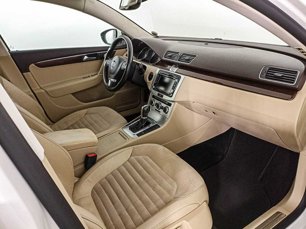 Купить Volkswagen Passat с пробегом. Фото: #8