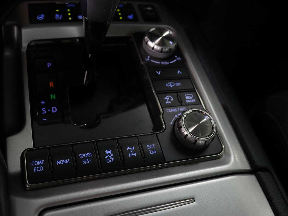Купить Toyota Land Cruiser с пробегом. Фото: #16