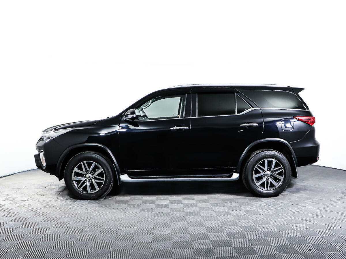 Купить Toyota Fortuner с пробегом. Фото: #7